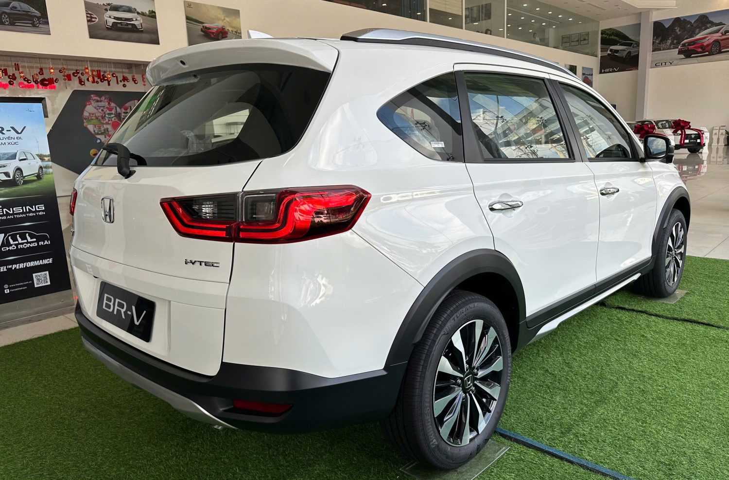 Honda BR-V hỗ trợ lăn bánh giá tốt tại Đồng Tháp với ưu đãi cực Hot trong tháng 4 17 Honda BR-V hỗ trợ lăn bánh giá tốt tại Đồng Tháp với ưu đãi cực Hot trong tháng 4